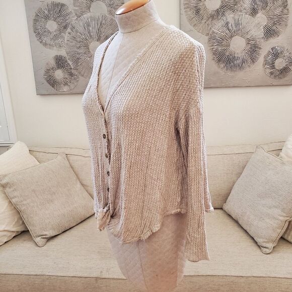 Socialite | Thermal Button Front Shirt - size Small in Oatmeal - Picture 5 of 11